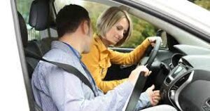 Безопасность и уверенность на дороге: важность обучения в автошколе